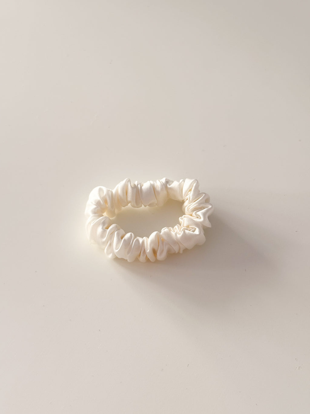 WHITE MINI SILK SCRUNCHIE