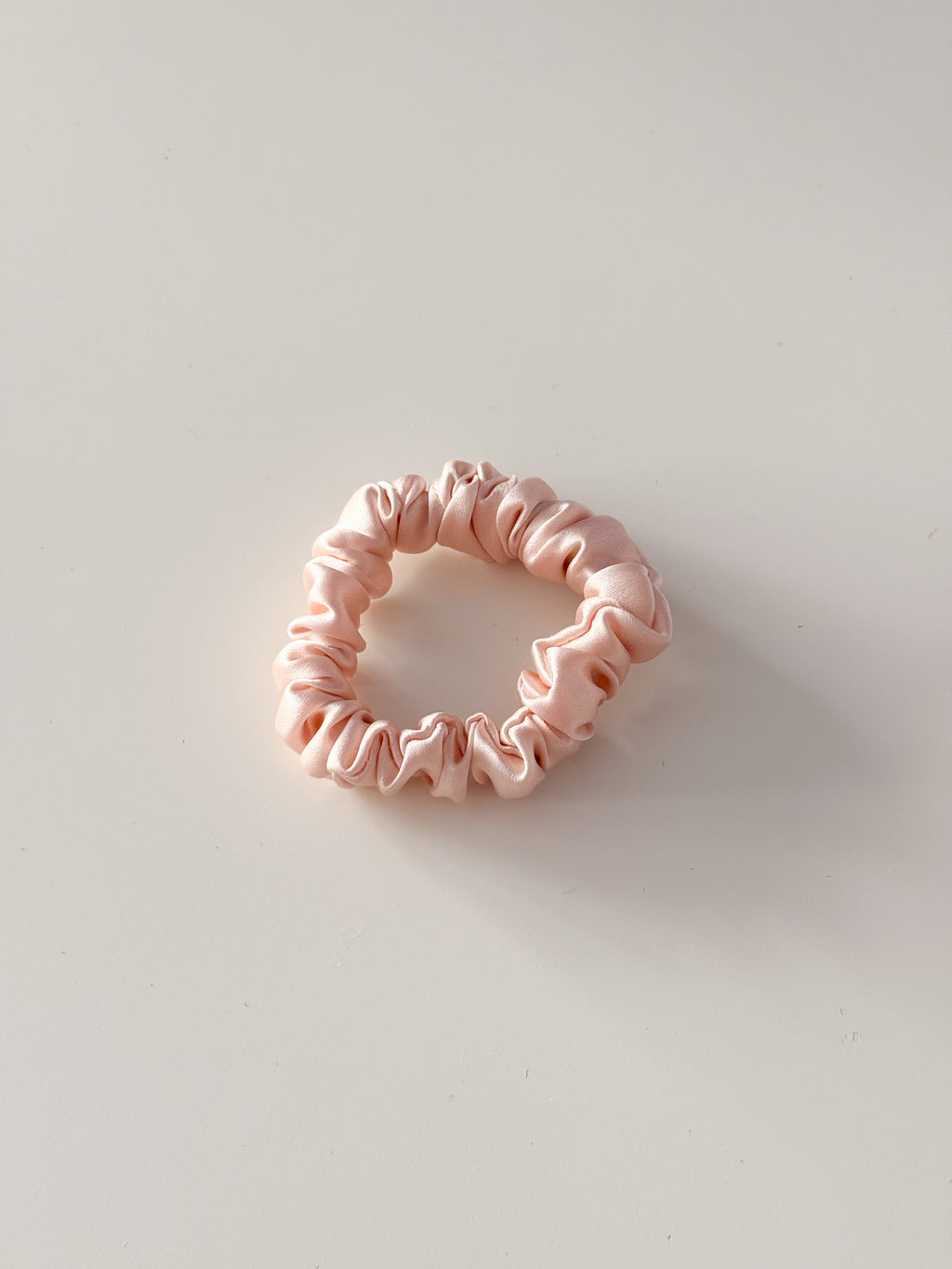 ROSE MINI SILK SCRUNCHIE