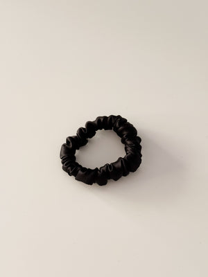 BLACK MINI SILK SCRUNCHIE